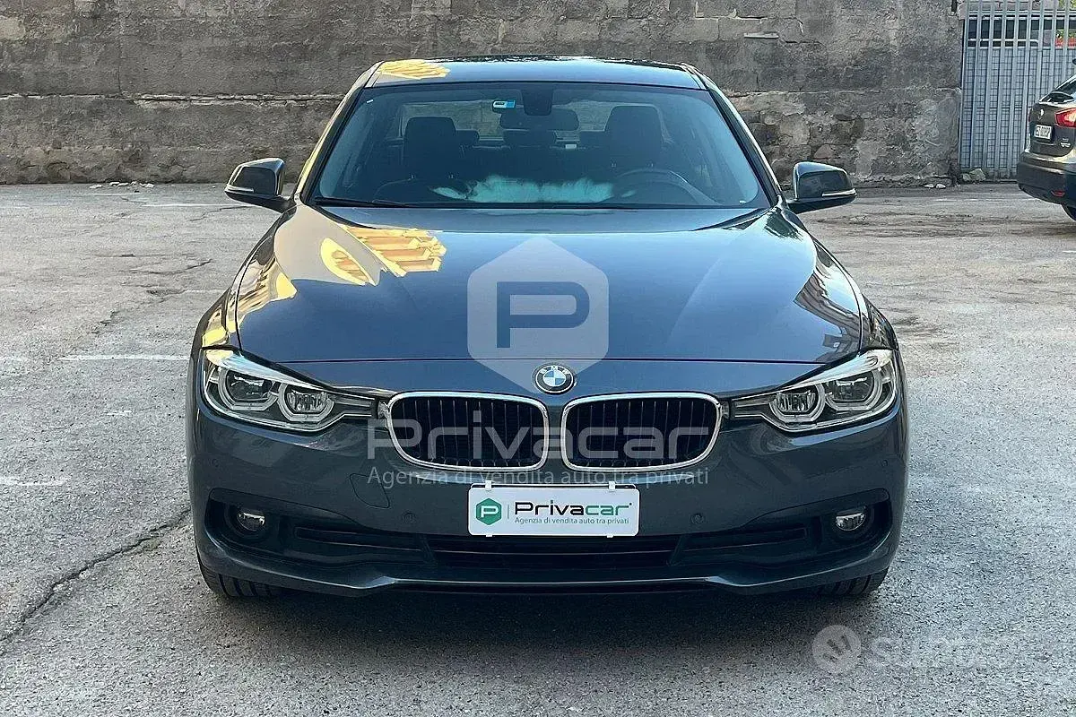 Usata BMW 316 Advantage 116 CV (85 kW) 2017 Grigio Berlina