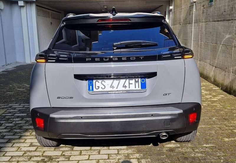 Usata Peugeot 2008 GT 131 CV (96 kW) 2024 SUV