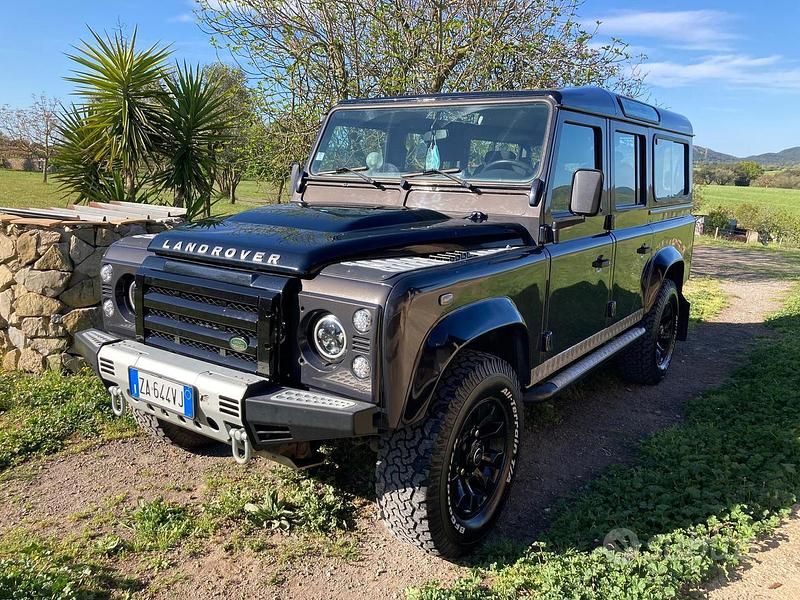 Usata Land Rover Defender 122 CV (89 kW) 2011 Marrone SUV