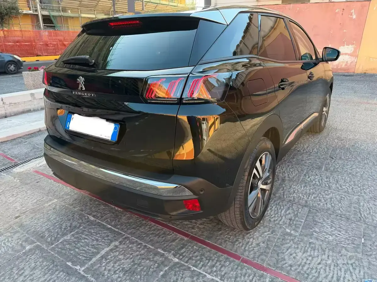 Usata Peugeot 3008 131 CV (96 kW) 2022 SUV