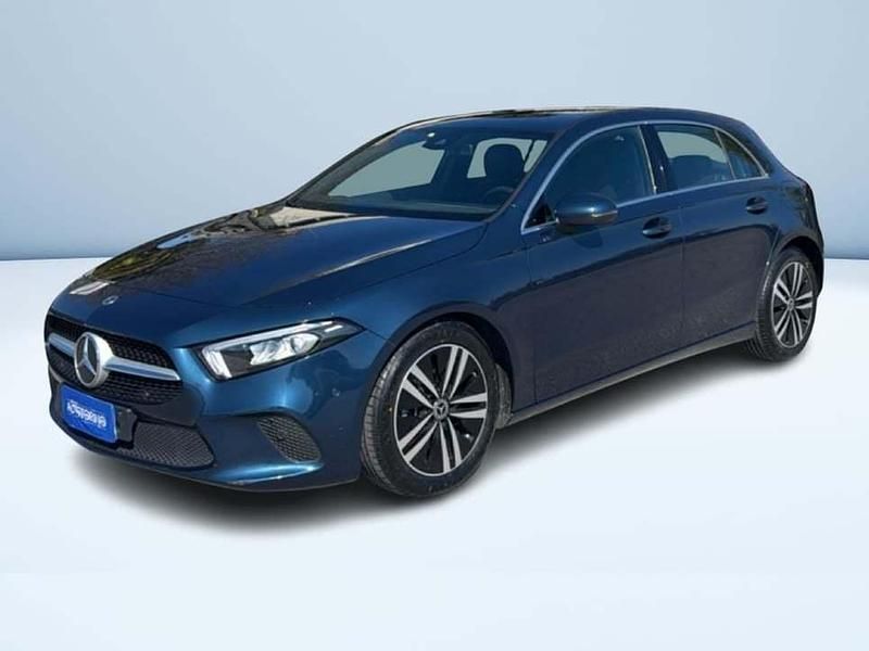 Usata Mercedes A200 150 CV (110 kW) 2021 Blu Berlina