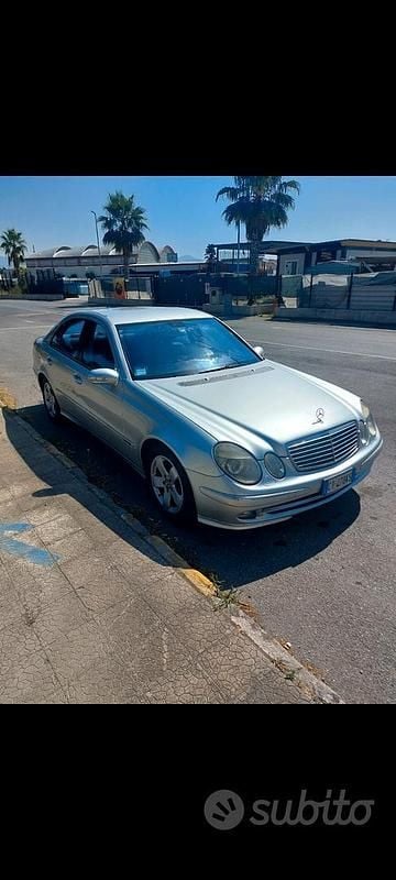 Usata Mercedes E280 Elegance 190 CV (139 kW) 2005 Grigio Berlina