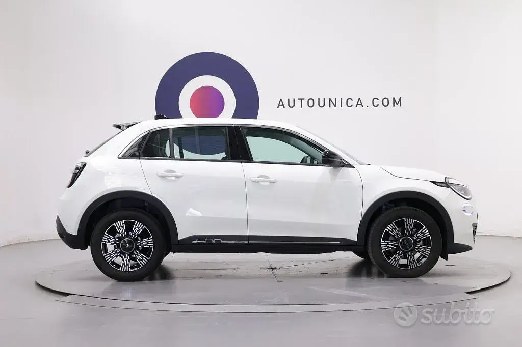 Usata Fiat 600 101 CV (74 kW) 2025 Bianco SUV