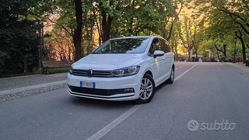 Usata VW Touran 122 CV (89 kW) 2021 Bianco Monovolume