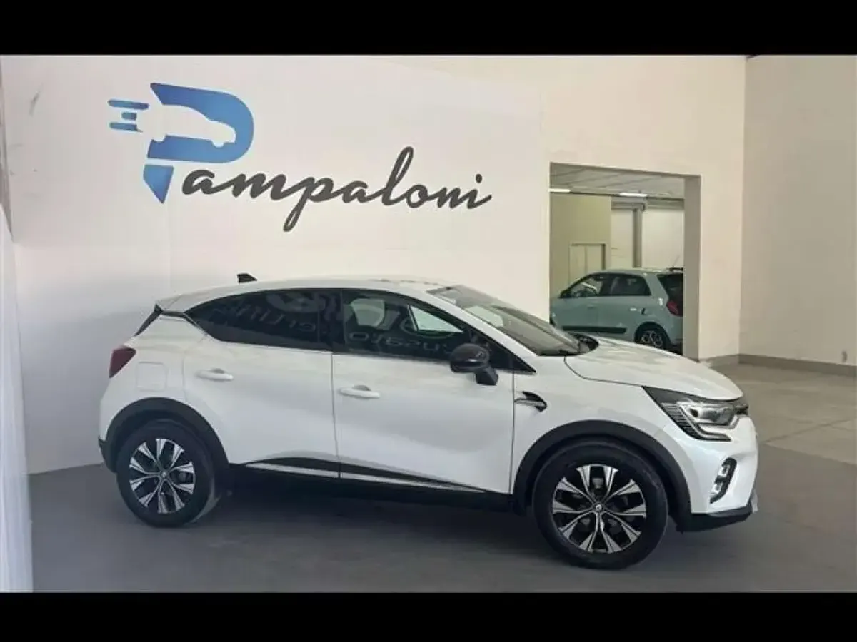 Second-hand Renault Captur Techno 101 CP (74 kW) 2023 Alb SUV