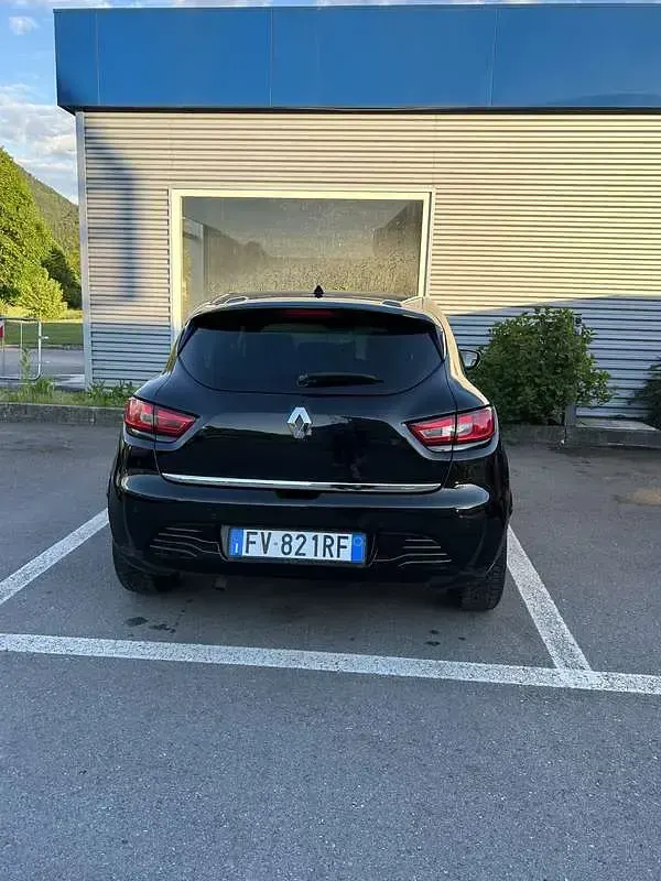Käytetty Renault Clio IV 73 HP (53 kW) 2015 Sedan