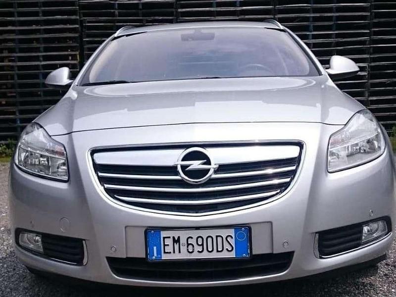 Usata Opel Insignia Cosmo 160 CV (117 kW) 2012 Argento Station wagon