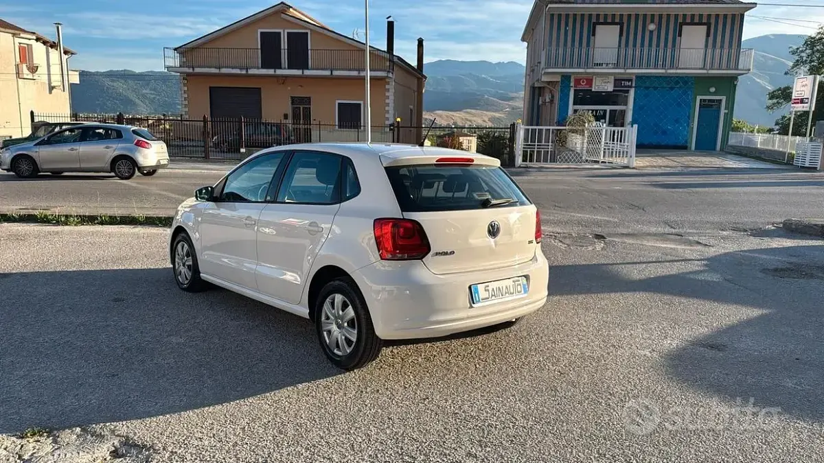 Usata VW Polo Sound 75 CV (55 kW) 2013 Bianco Utilitaria