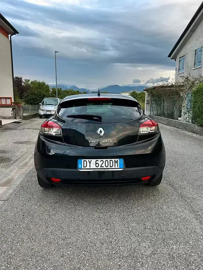 Usata Renault Mégane Coupé 110 CV (80 kW) 2009 Nero Coupé