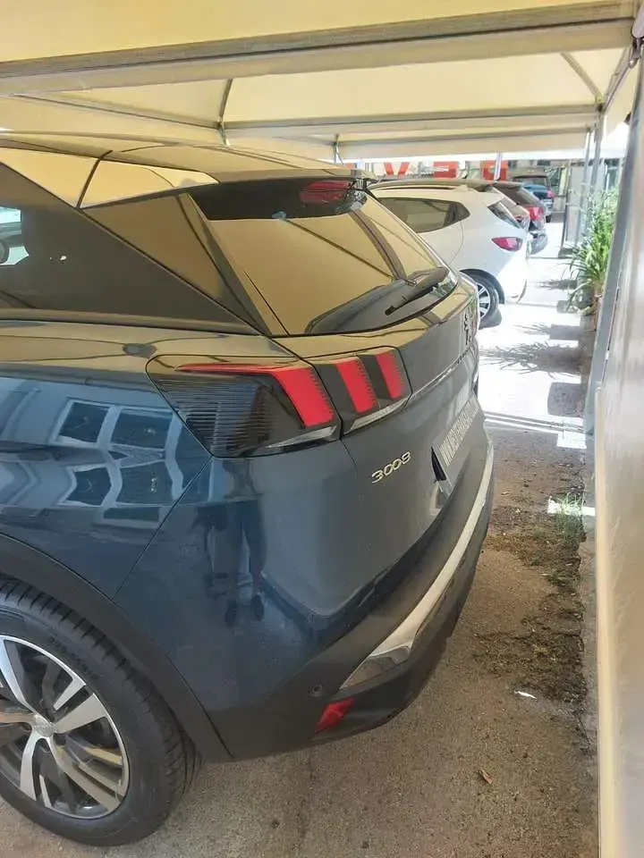 Usata Peugeot 3008 GT 131 CV (96 kW) 2023 Blu/azzurro SUV