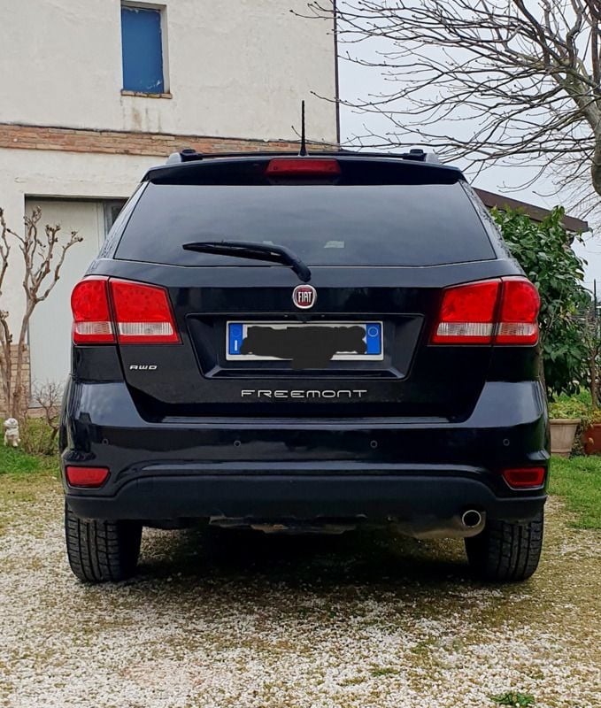 Usata Fiat Freemont 170 CV (125 kW) 2012 Nero SUV