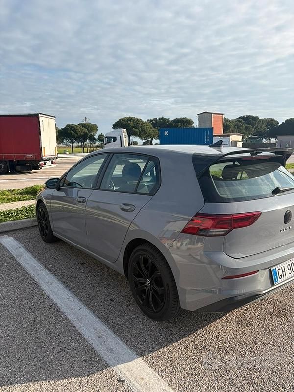 Usata VW Golf VIII Life 115 CV (84 kW) 2022 Berlina