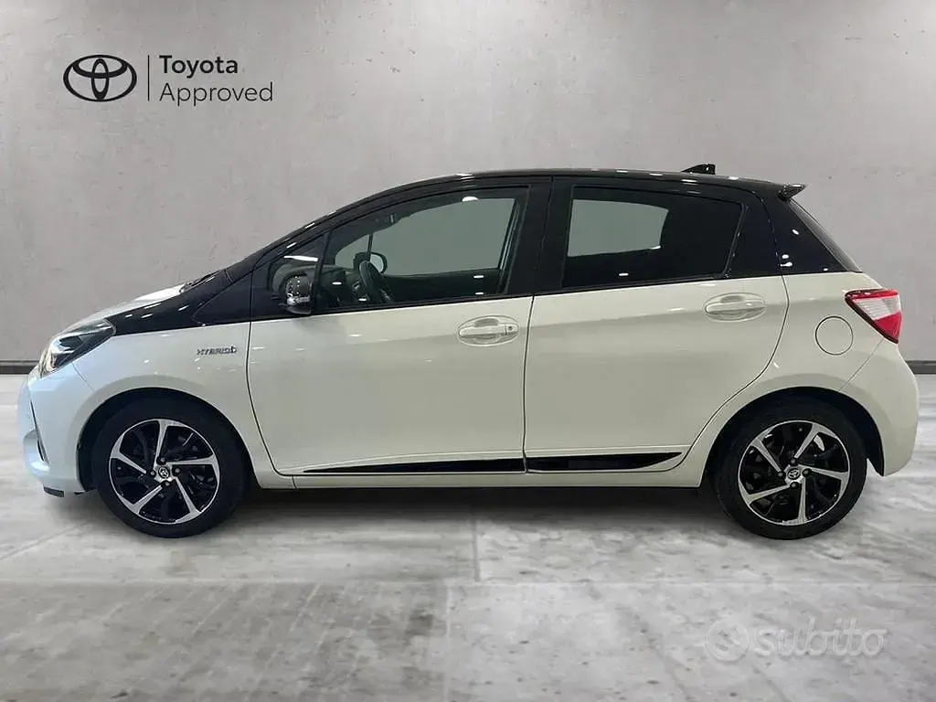 Usata Toyota Yaris Hybrid Edition 101 CV (74 kW) 2018 Bianco Berlina