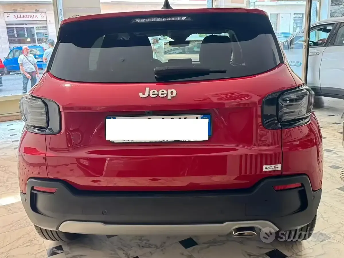 Usata Jeep Avenger Summit 101 CV (74 kW) 2023 Rosso SUV