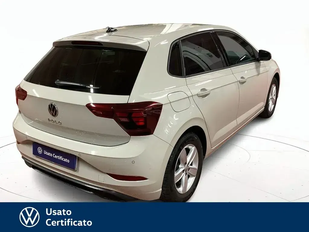 Usata VW Polo Life 95 CV (69 kW) 2023 Grigio / pastello Utilitaria