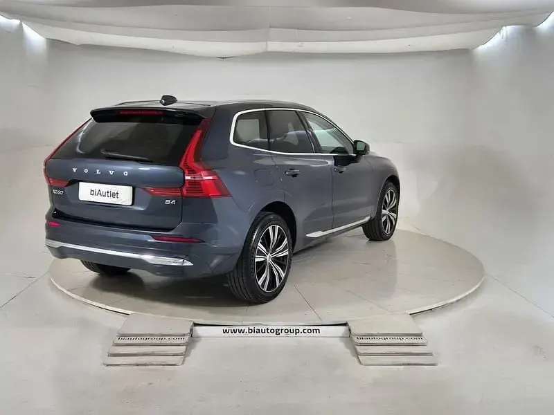 Usata Volvo XC60 Plus 197 CV (144 kW) 2023 Blu / grigio SUV