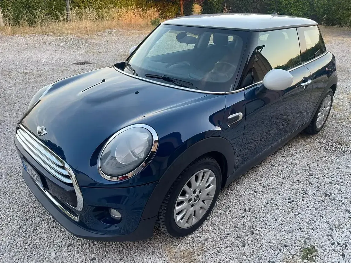 Usata Mini Cooper D 116 CV (85 kW) 2014 Blu Utilitaria