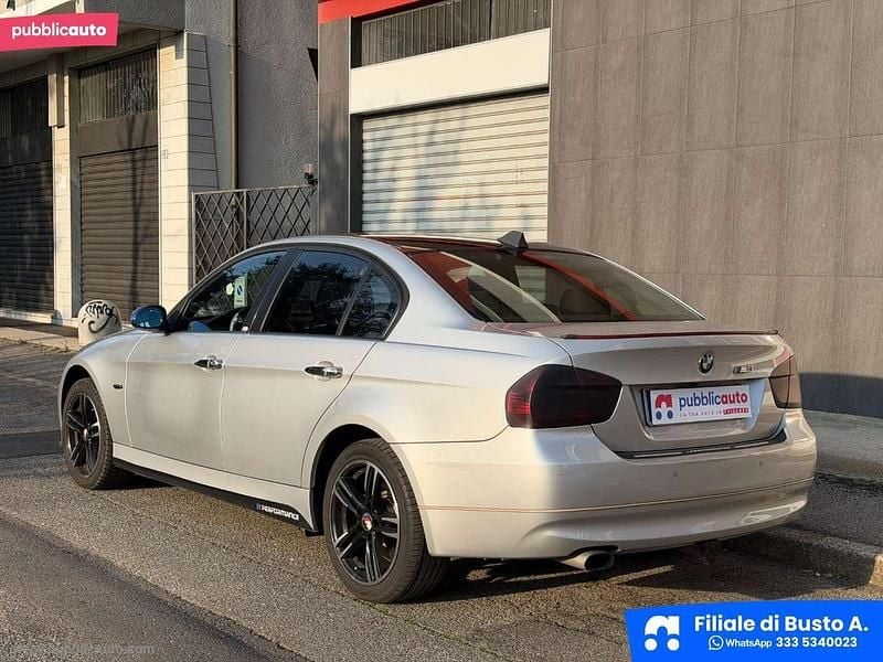 Usata BMW 318 143 CV (105 kW) 2007 Grigio Berlina