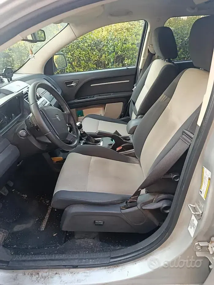 Usata Dodge Journey 140 CV (102 kW) 2009 Grigio SUV