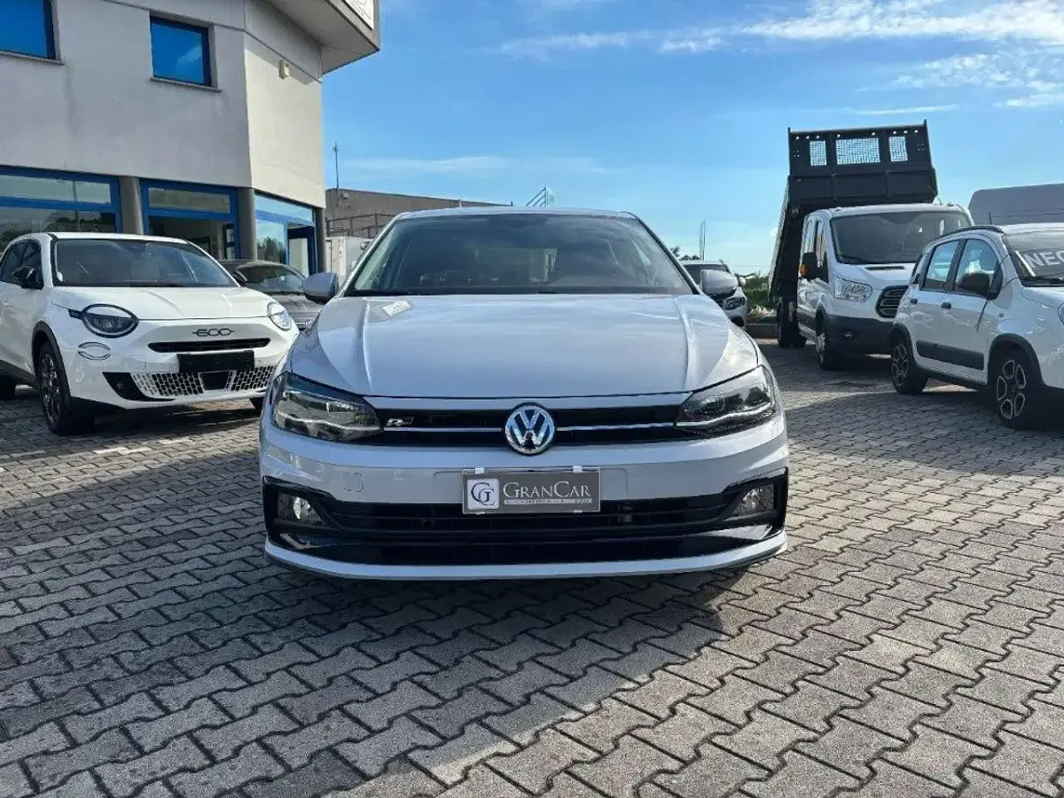Usata VW Polo R-line 95 CV (69 kW) 2018 Grigio Utilitaria