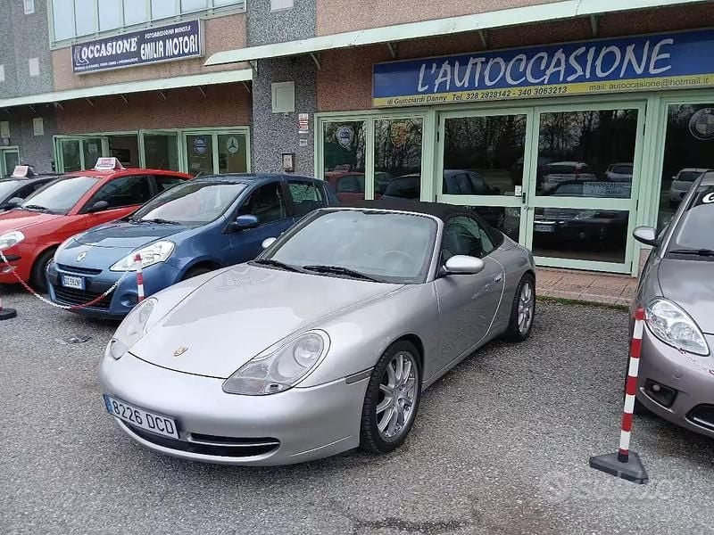 Usado Porsche 911 Carrera 4 Cabriolet 300 HP (220 kW) 2000 Cabrios