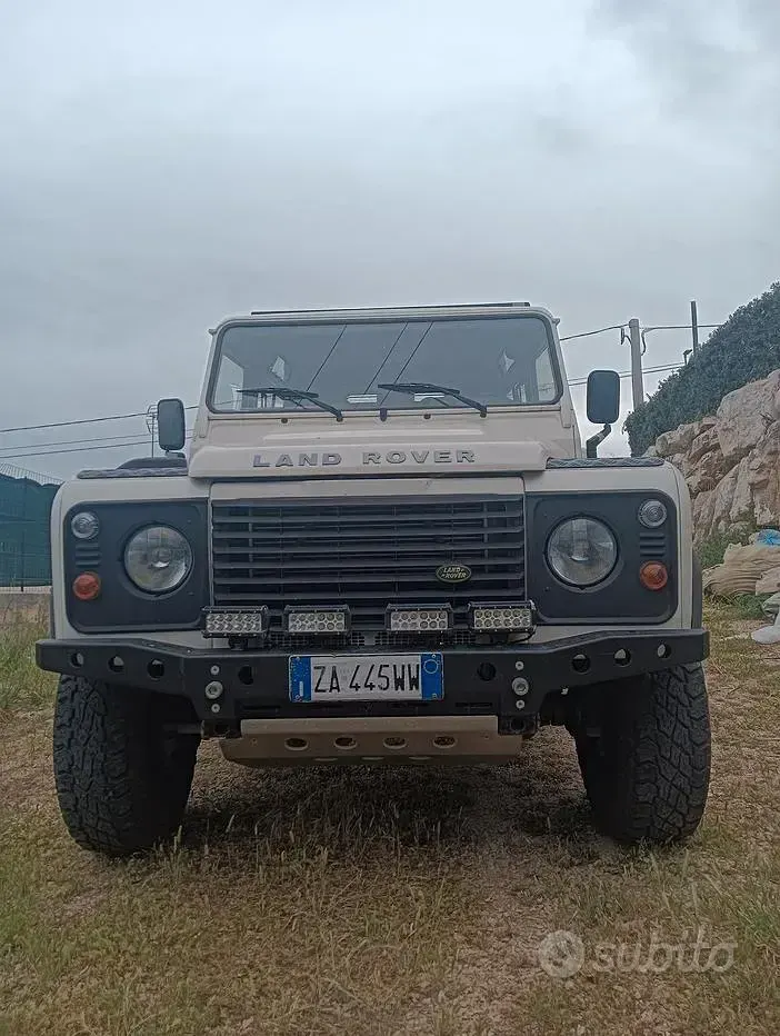 Usata Land Rover Defender 122 CV (89 kW) 2007 Bianco SUV