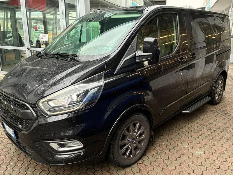 Usata Ford Tourneo Custom 184 CV (135 kW) 2022 Nero Furgone