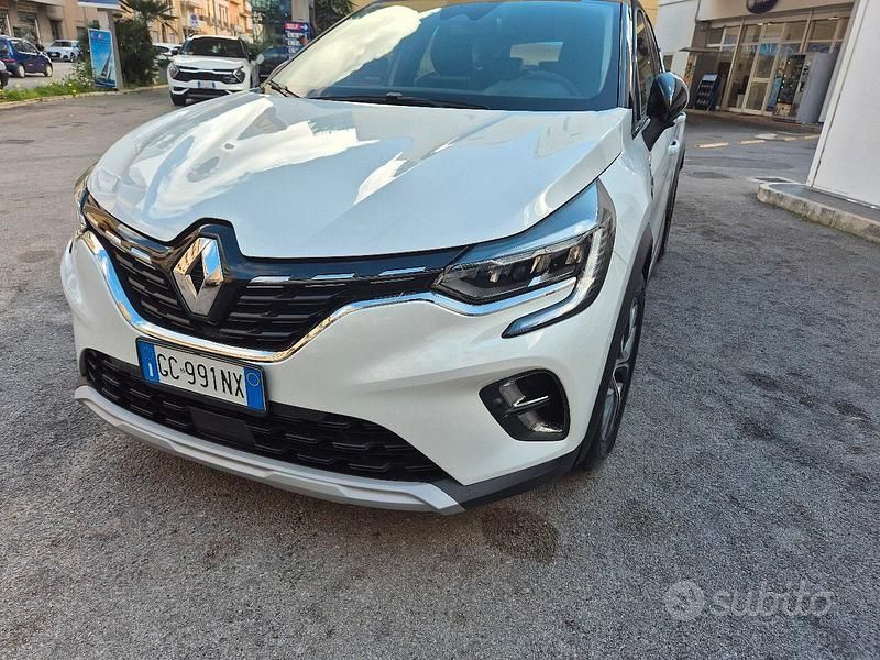 Usata Renault Captur 160 CV (117 kW) 2021 Bianco SUV