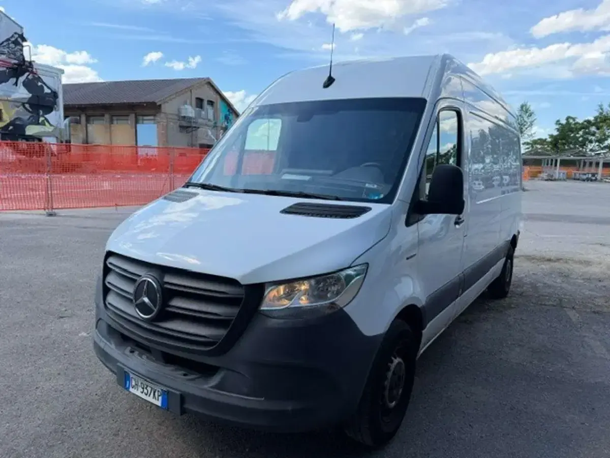 Usata Mercedes E-Sprinter 88 kW (120 CV) 2021 Bianco Furgone