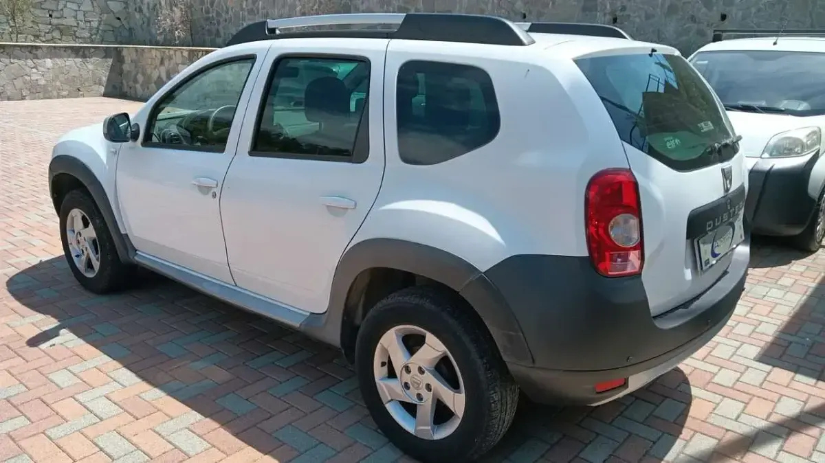 Usata Dacia Duster 105 CV (77 kW) 2011 Bianco SUV