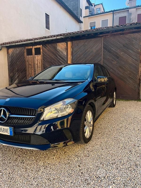 Usata Mercedes A160 2017 Blu Berlina