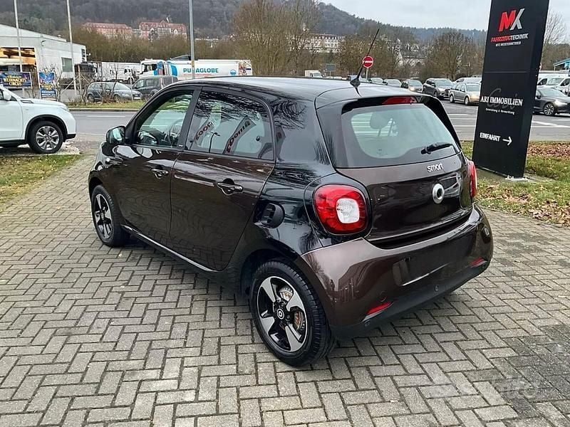 Usata Smart ForFour 90 CV (66 kW) 2018 Marrone Utilitaria