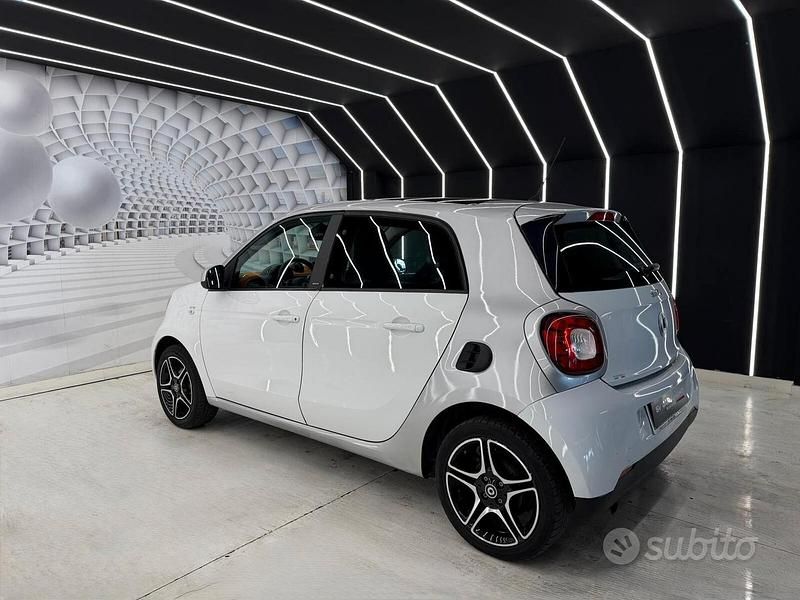 Usata Smart ForFour Passion 70 CV (51 kW) 2015 Bianco Utilitaria