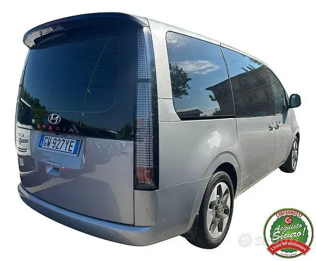 Usata Hyundai Staria 177 CV (130 kW) 2024 Grigio Monovolume