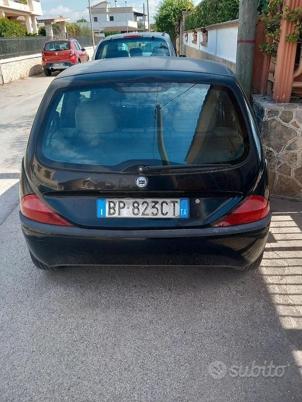 Usata Lancia Ypsilon 54 CV (39 kW) 2000 Utilitaria