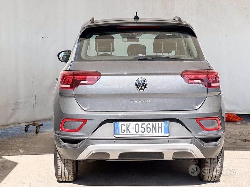 Usata VW T-Roc Life 110 CV (80 kW) 2022 Grigio SUV