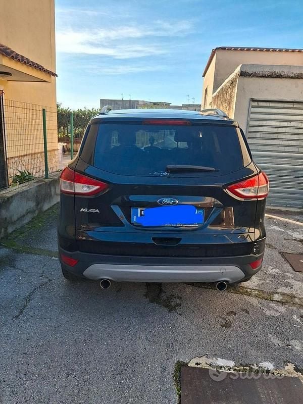 Usata Ford Kuga 140 CV (102 kW) 2013 Nero SUV