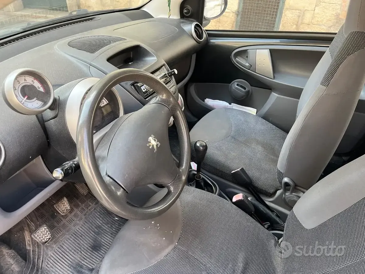 Usata Peugeot 107 54 CV (39 kW) 2006 Nero Utilitaria