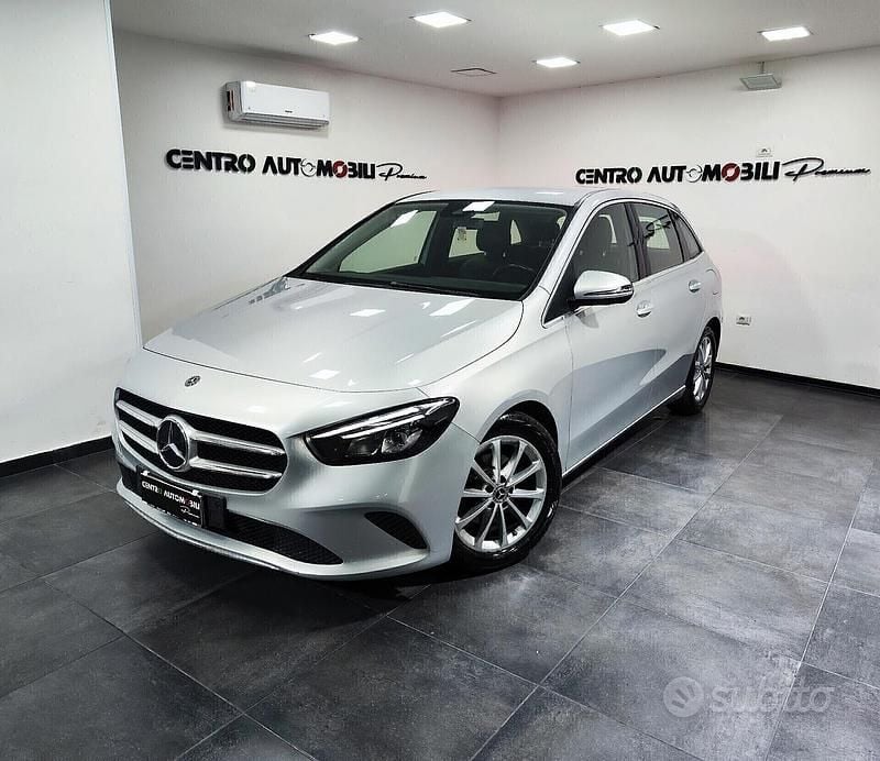 Usata Mercedes B180 116 CV (85 kW) 2021 Grigio Monovolume