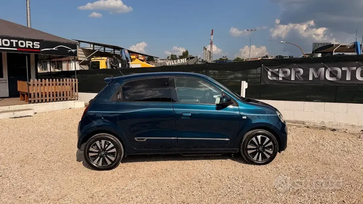 Usata Renault Twingo Intens 30 kW (42 CV) 2021 Blu Utilitaria
