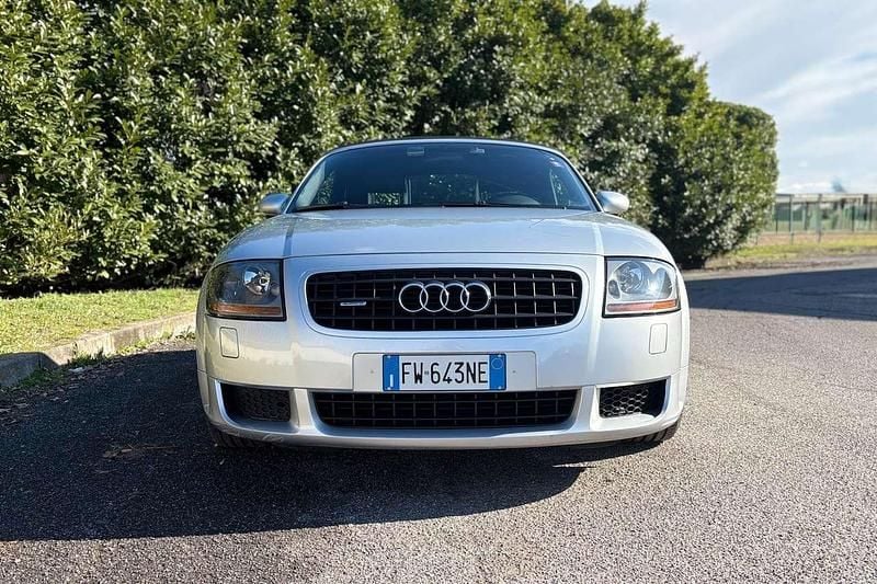 Usata Audi TT Roadster 250 CV (183 kW) 2004 Argento Cabrio