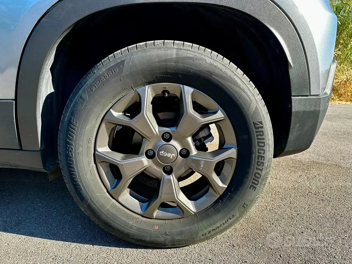 Usata Jeep Avenger Altitude 101 CV (74 kW) 2024 Grigio SUV