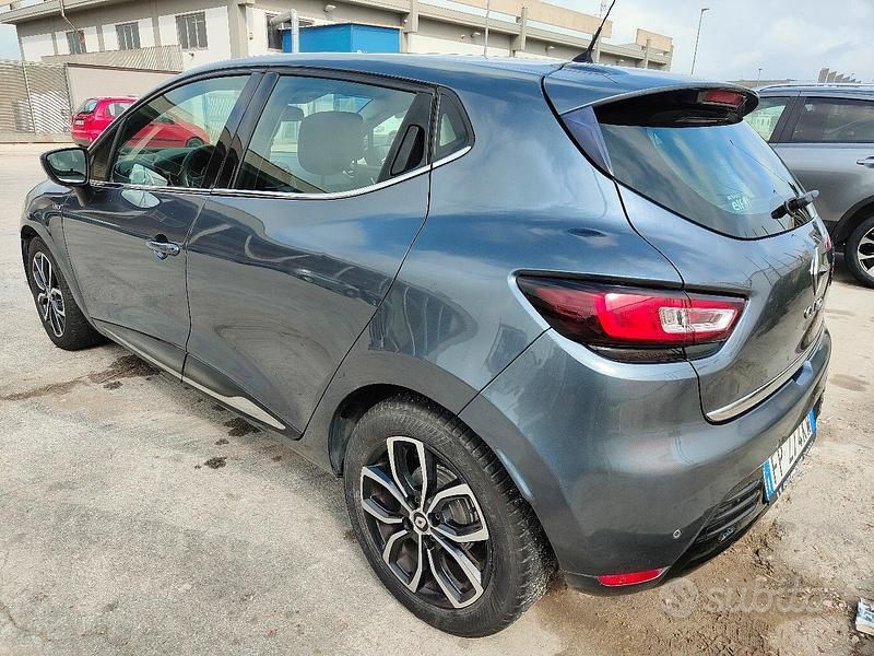Usata Renault Clio IV 90 CV (66 kW) 2018 Grigio Berlina