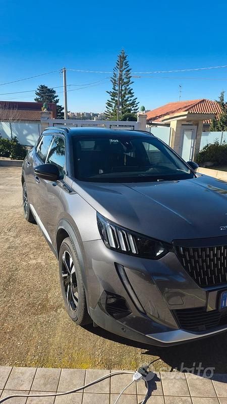 Grigio Usata 2020 Peugeot 2008 GT-line SUV | 20.000 € (Molto cara) - Immagine 1/4
