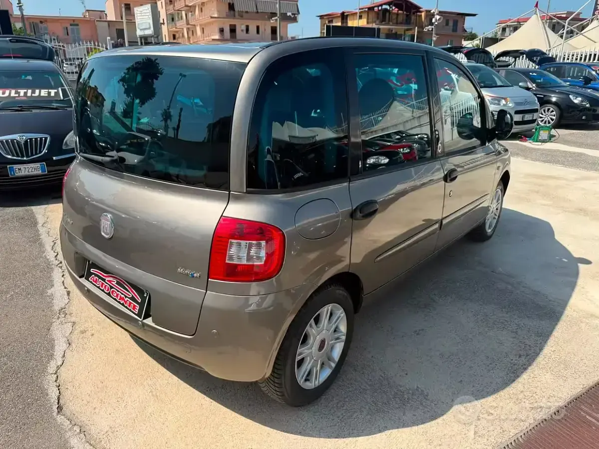 Usata Fiat Multipla Dynamic 120 CV (88 kW) 2010 Marrone Monovolume