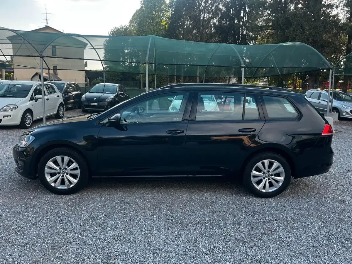 Usata VW Golf VII Comfortline 110 CV (80 kW) 2016 Nero Station wagon