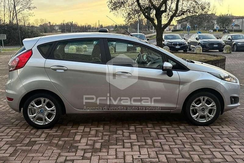 Usata Ford Fiesta 75 CV (55 kW) 2015 Bianco Utilitaria