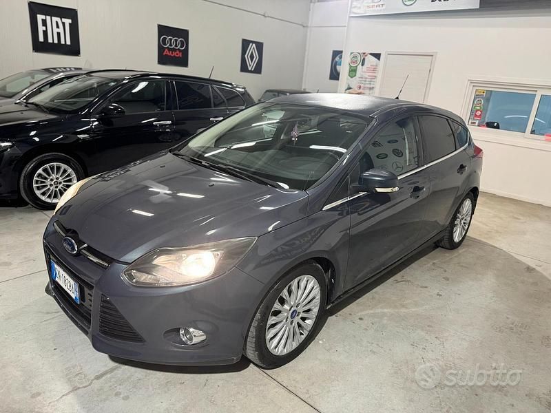 Usata Ford Focus Titanium 115 CV (84 kW) 2012 Blu Berlina