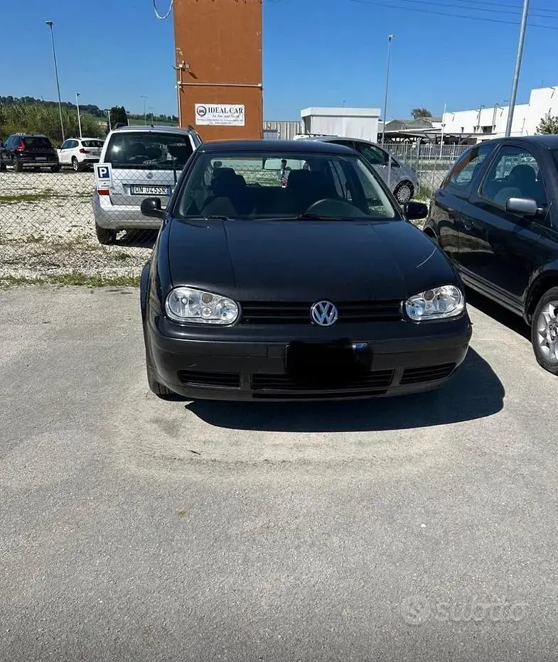 Usata VW Golf IV 75 CV (55 kW) 2000 Nero Utilitaria