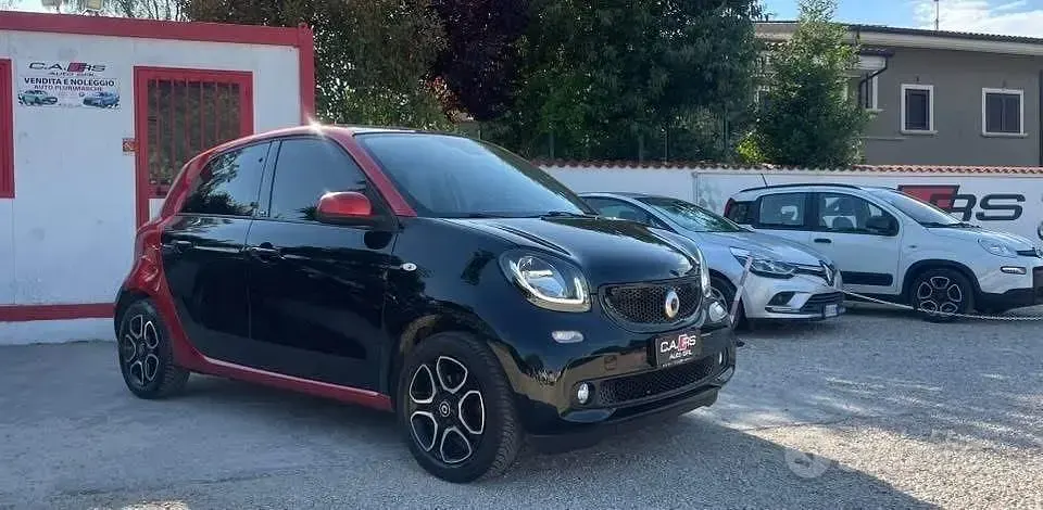 Usata Smart ForFour Prime 90 CV (66 kW) 2016 Nero Utilitaria